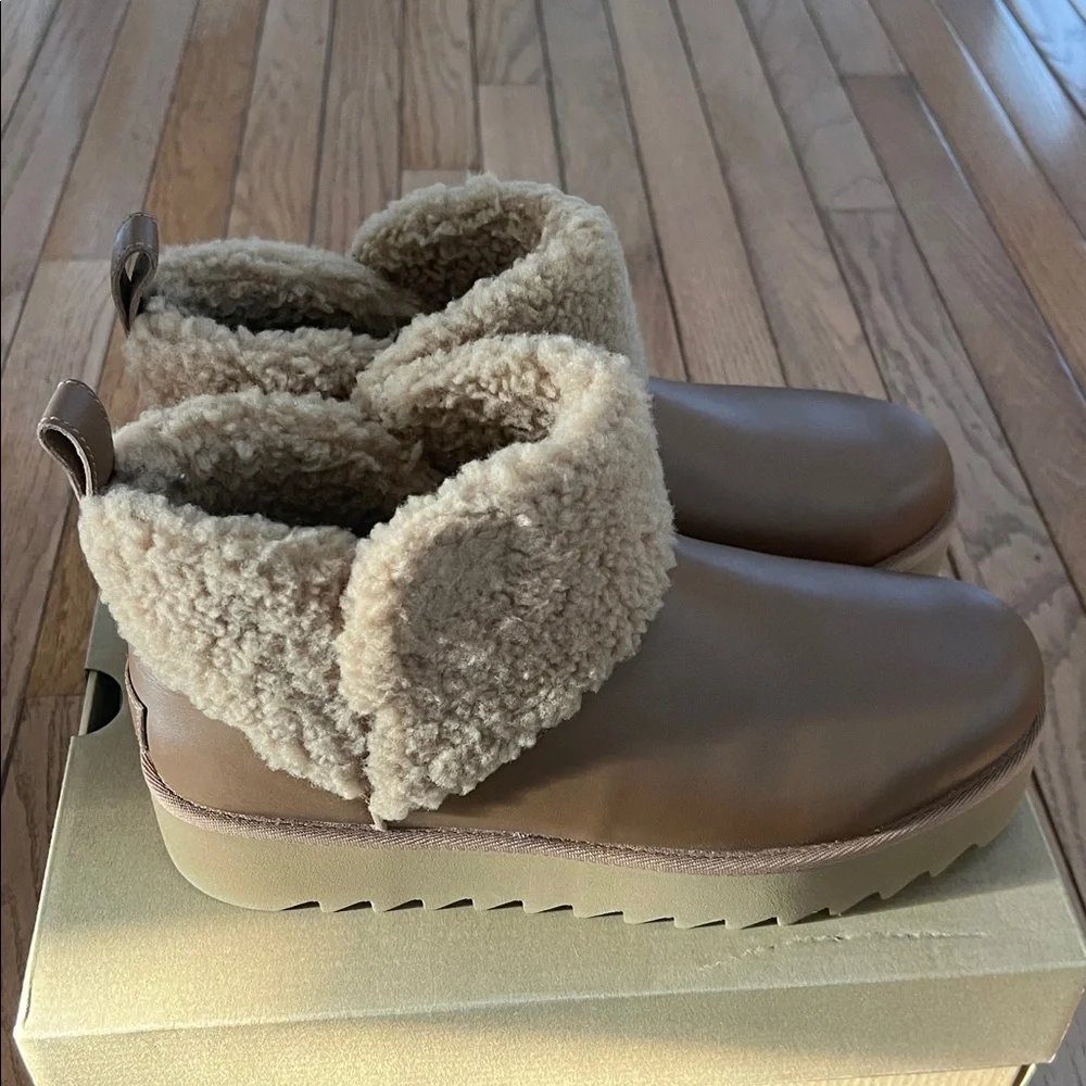UGG® Ultra Mini Alina Curled Genuine Shearling Platform Boot (Women)